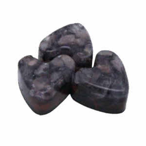 Hartje met Amethist, Rozenkwarts, Hematiet en Bergkristal – symbool van rust, liefde en bescherming.